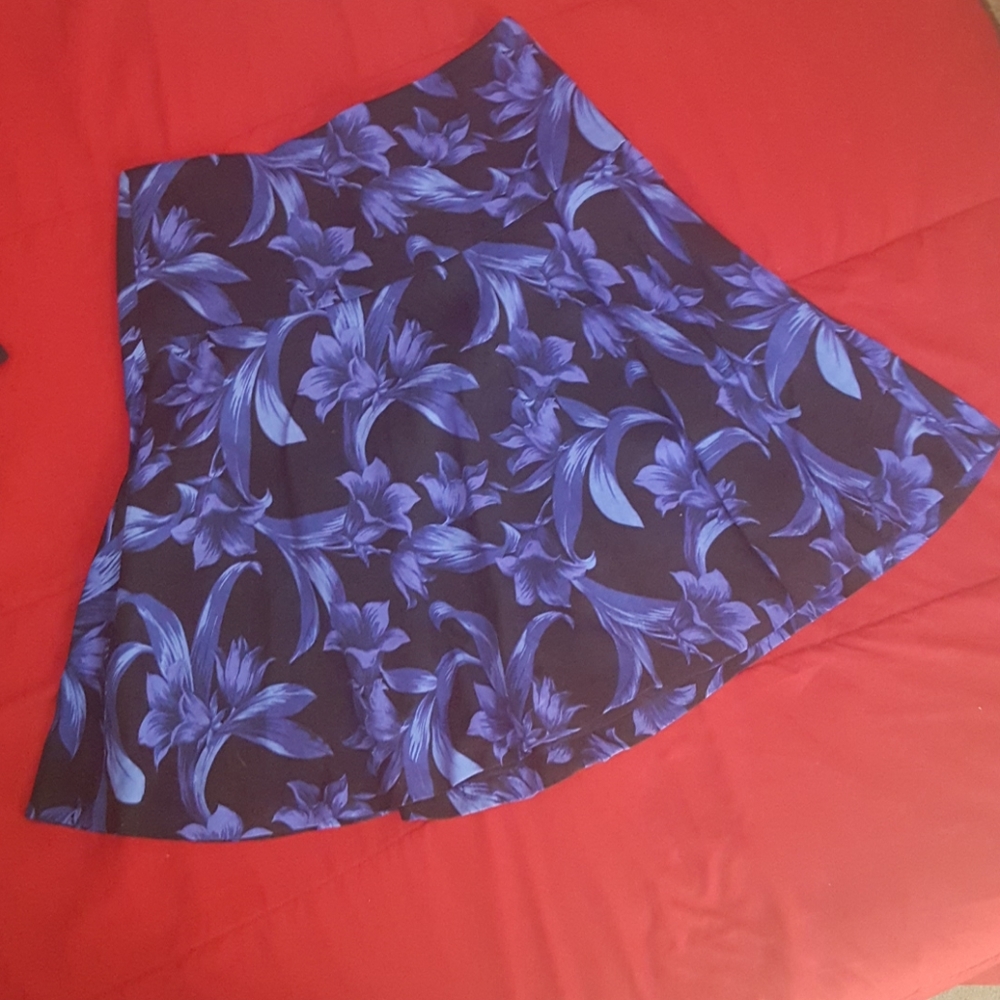 🛑SOLD🛑 NWT Ann Taylor Floral Skirt